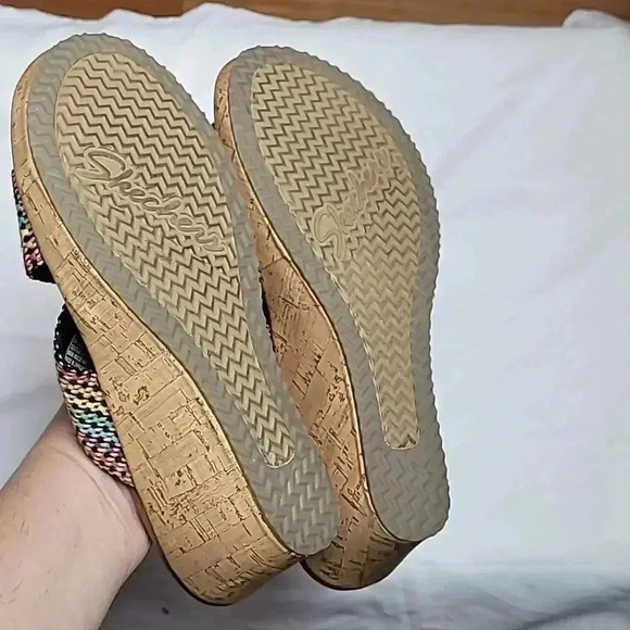 Skechers  Women’s Size‎ 9 US Luxe Foam Cork Wedge Sandals Colorful Strappy - Picture 6 of 6